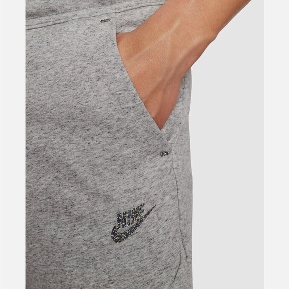 Nike Sportswear Tech Fleece Pants Men's Sz M DR9162-010 Joggers Gym Streetwear - Picture 14 of 16